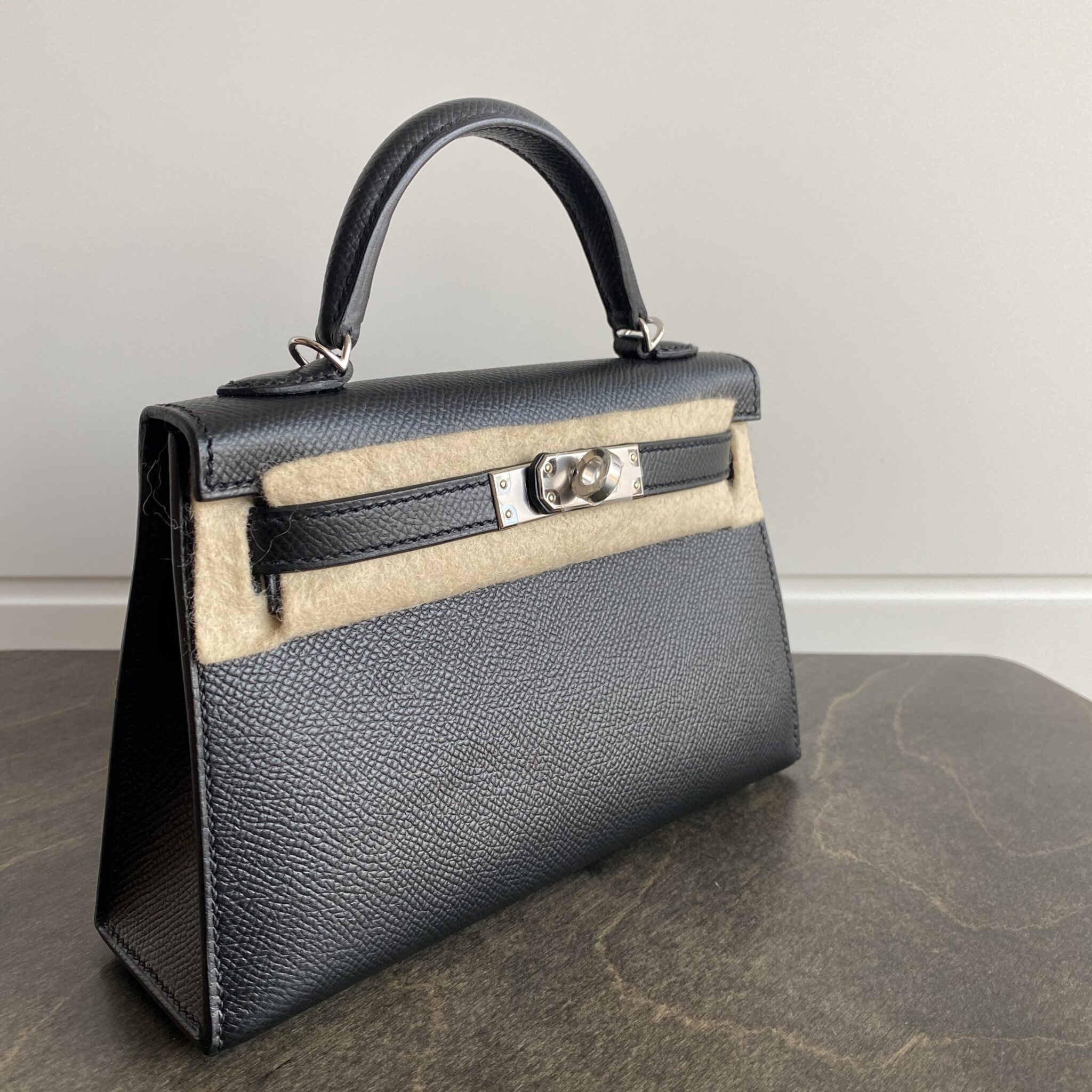 Hermès Mini Kelly 20 Black Epsom With Silver Hardware - AG Concierge Fzco